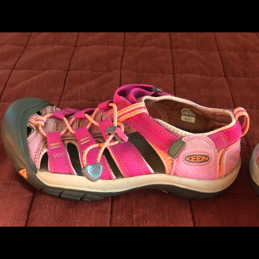 Girls ( Big Kids 4) * KEEN * adventure sandals